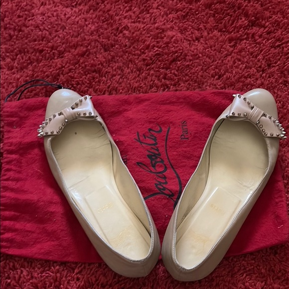 Christian Louboutin Cream Ballet Flats with Decorative Bow - Picture 5 of 5